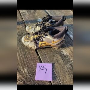 Nike Football Cleats Boy Size 4.5y